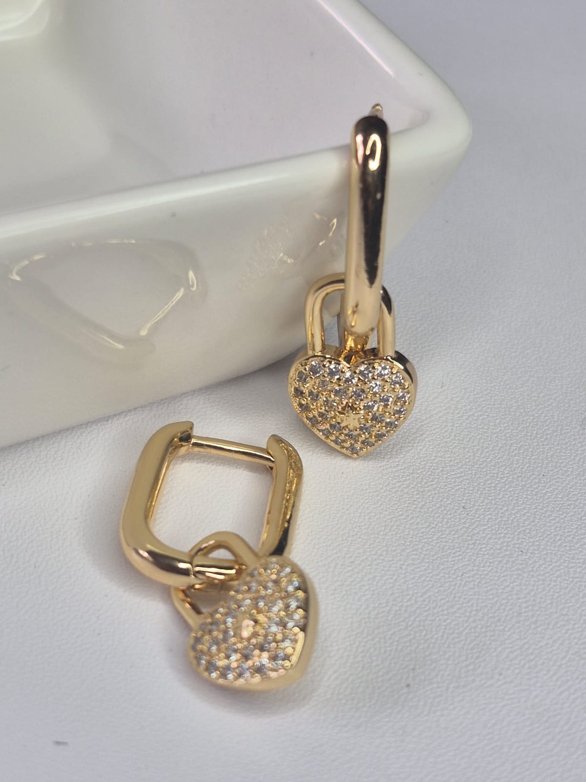 Arete candado corazón