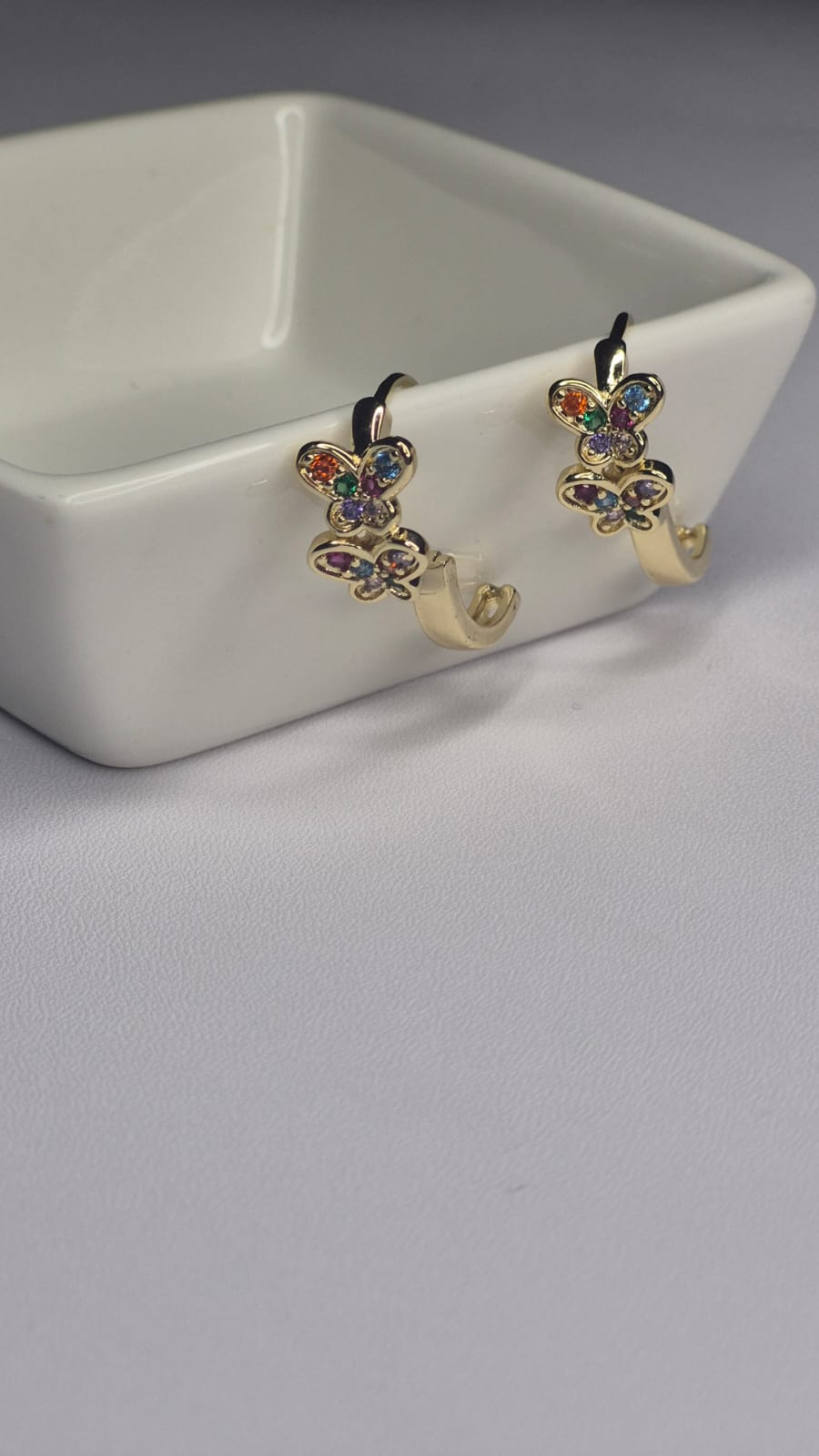 Arete Mariposa redonda