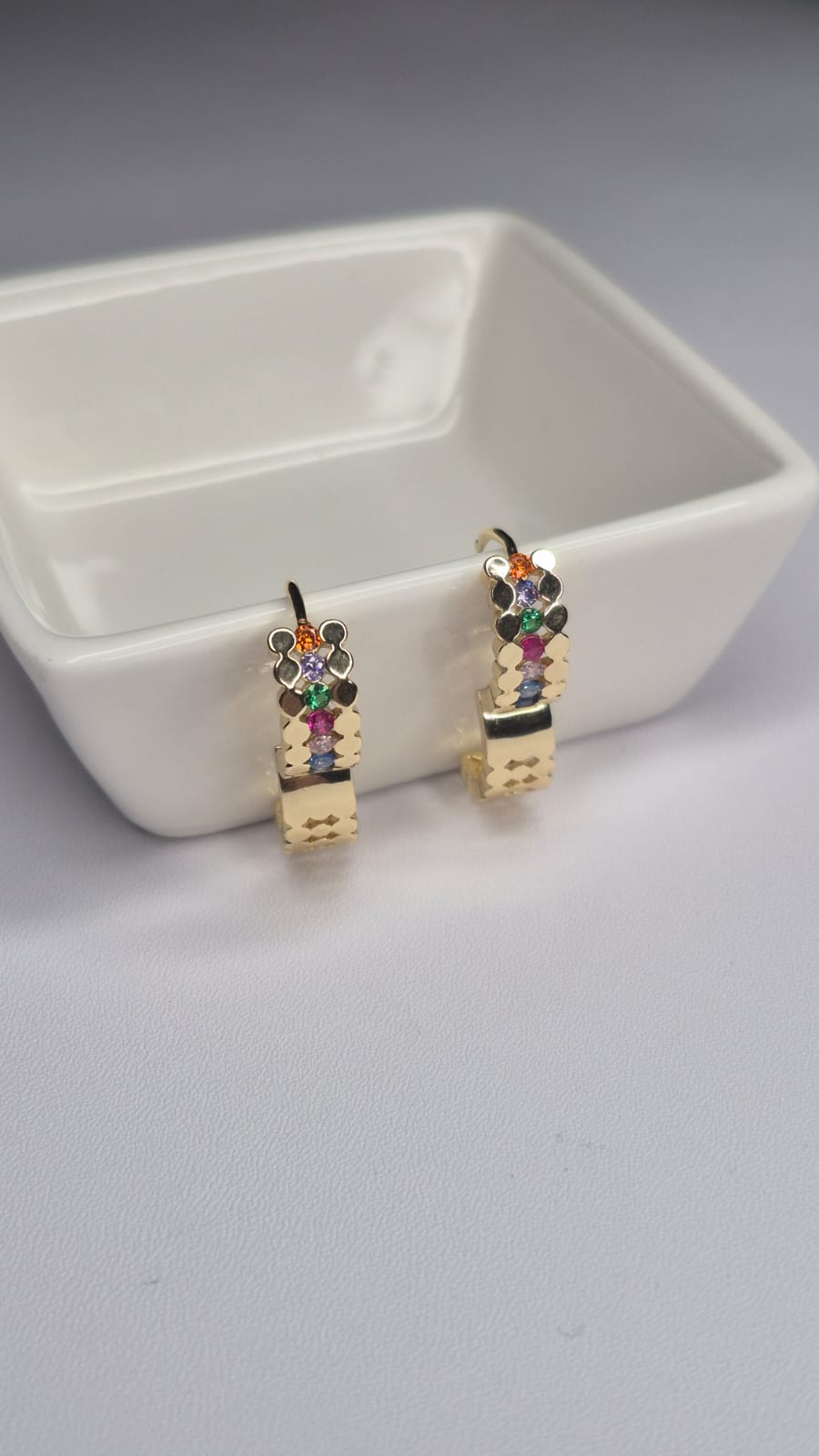 Arete línea de colores